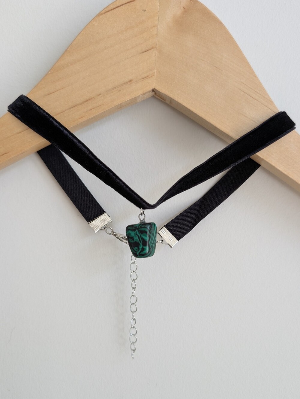 Black Velvet Choker Short Necklace With Marbled Dark Green Pendant